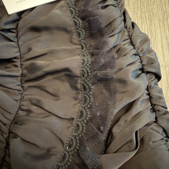 Lovers + Friends Black Ruched Mini Skirt w/ Lace Trim – NWT (Small) - Picture 3 of 9